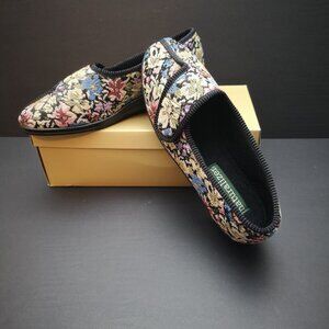 Vintage NIB Naturalizer Ladies Size 8 Multi Colored Tapestry House Slippers